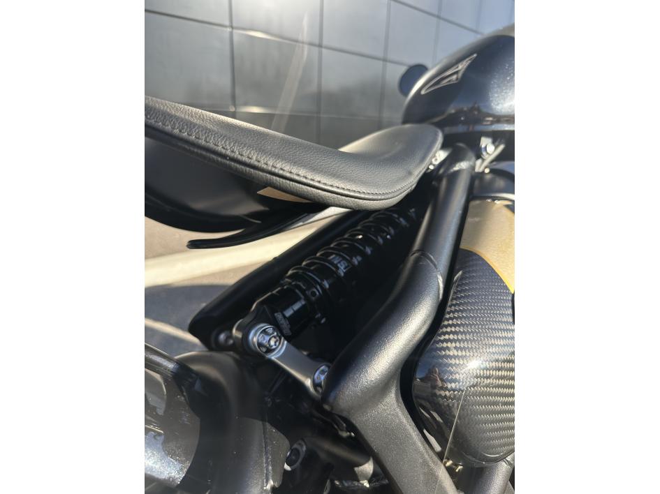 TRIUMPH BONNEVILLE BOBBER TFC