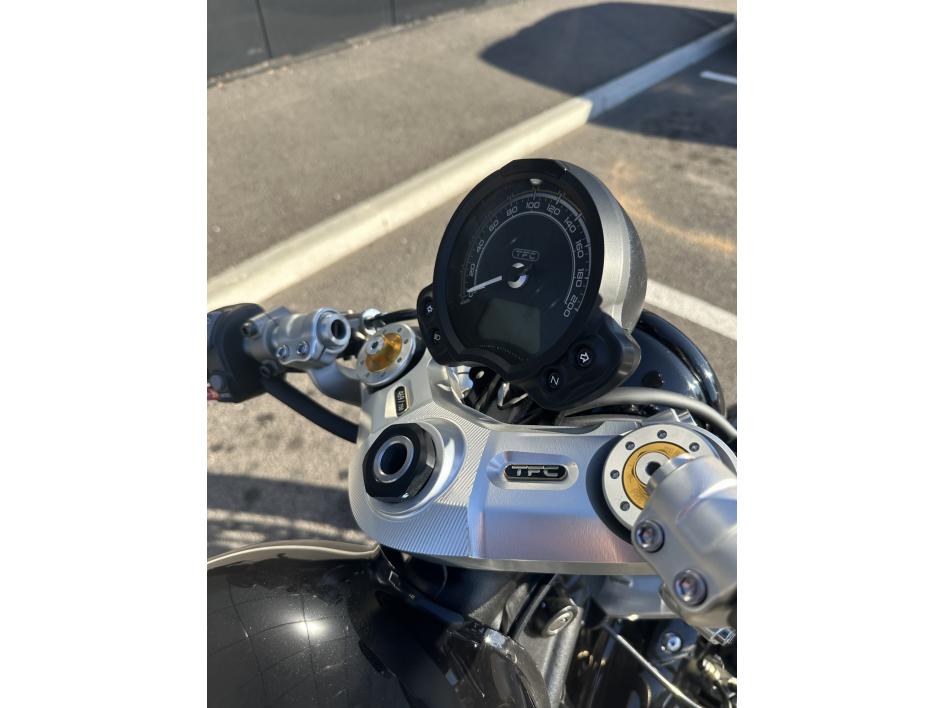 TRIUMPH BONNEVILLE BOBBER TFC