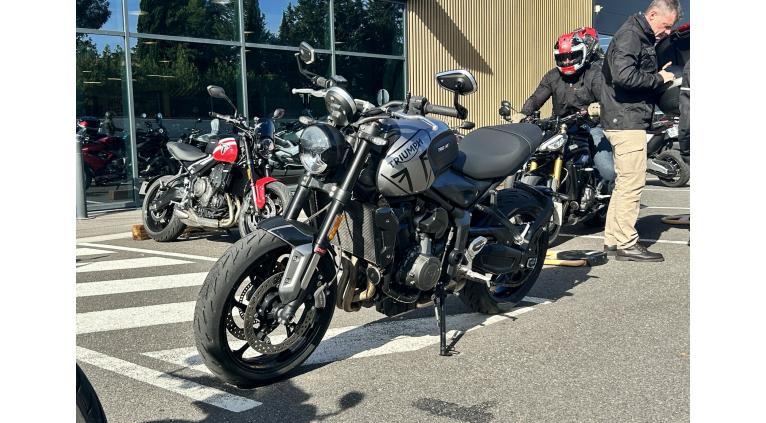 TRIUMPH TRIDENT 660