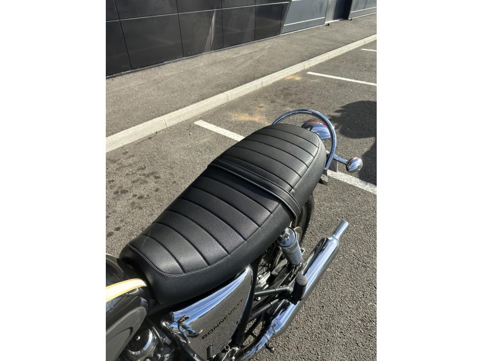 TRIUMPH BONNEVILLE 865 T100