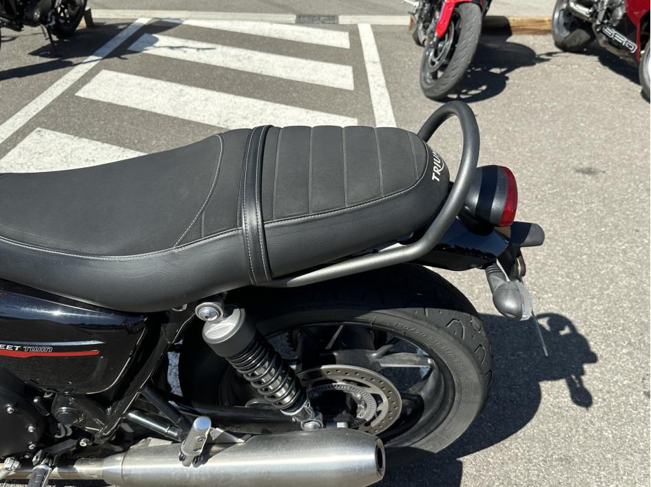 TRIUMPH STREET TWIN  900