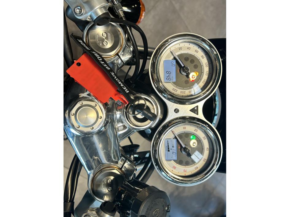 TRIUMPH THRUXTON 1200 RS FINAL EDITION