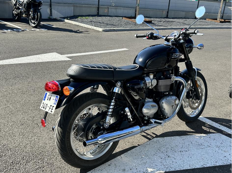 TRIUMPH BONNEVILLE T120