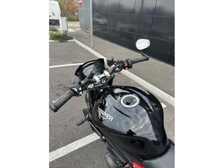 TRIUMPH STREET TRIPLE 765 R