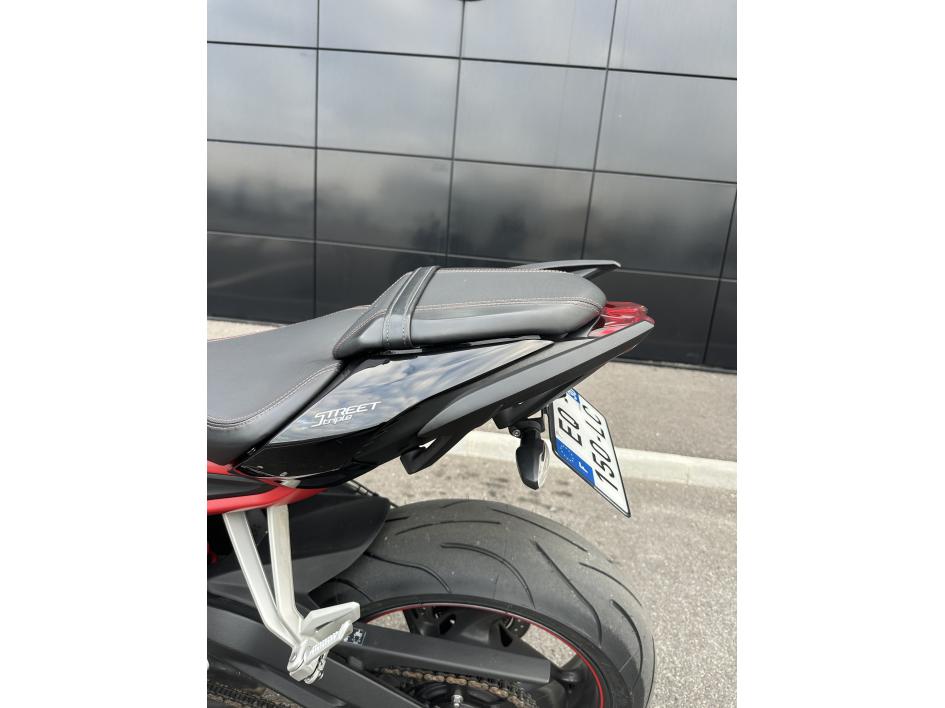 TRIUMPH STREET TRIPLE 765 R