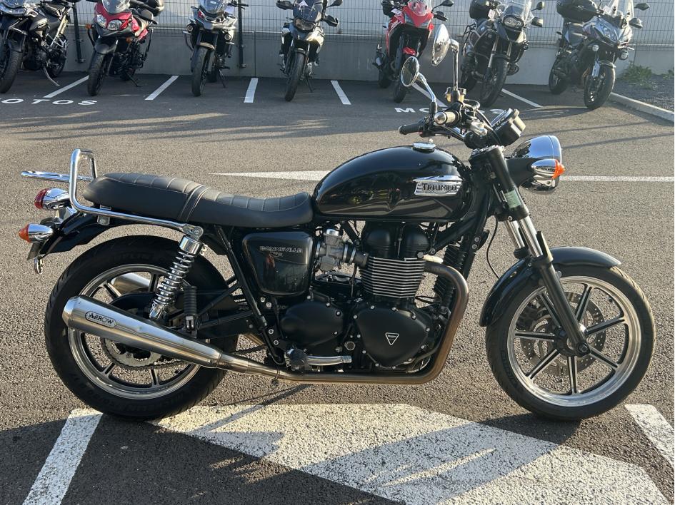 TRIUMPH BONNEVILLE 865 T100