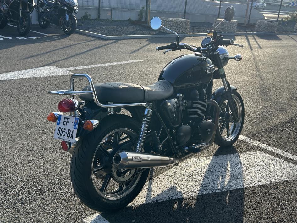 TRIUMPH BONNEVILLE 865 T100