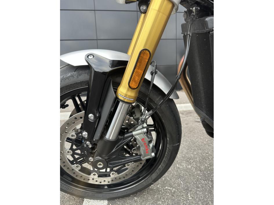 TRIUMPH SPEED TWIN 1200 RS