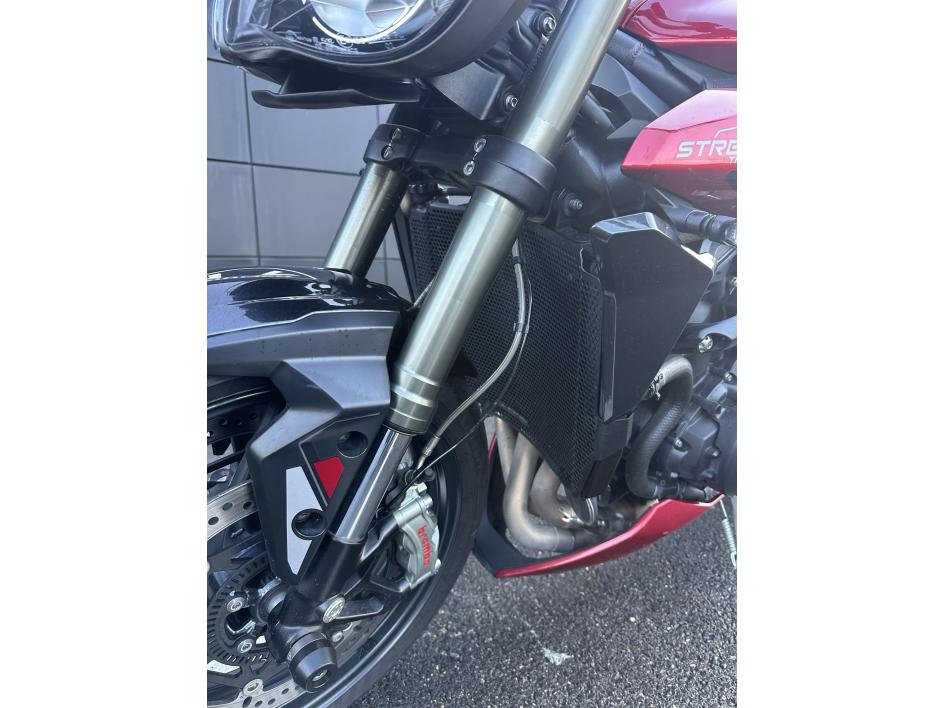 TRIUMPH STREET TRIPLE 765 RS
