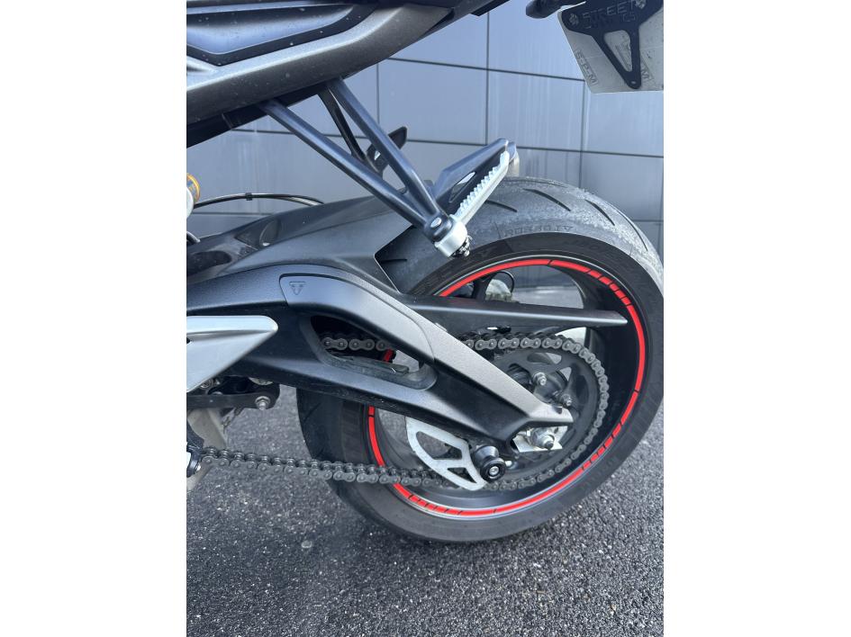 TRIUMPH STREET TRIPLE 765 RS