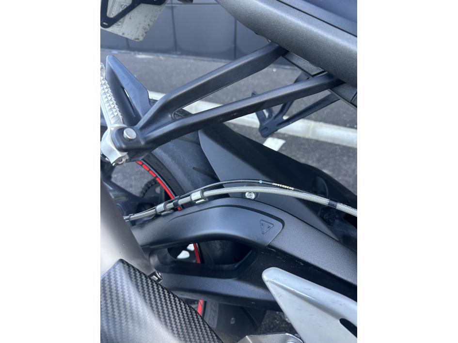 TRIUMPH STREET TRIPLE 765 RS