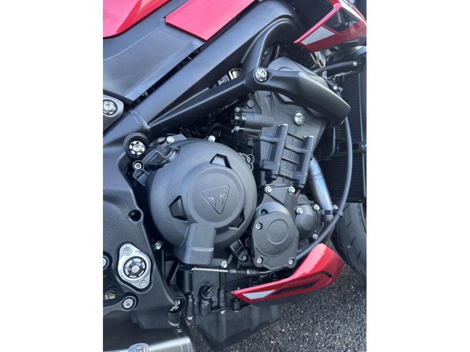 TRIUMPH STREET TRIPLE 765 RS