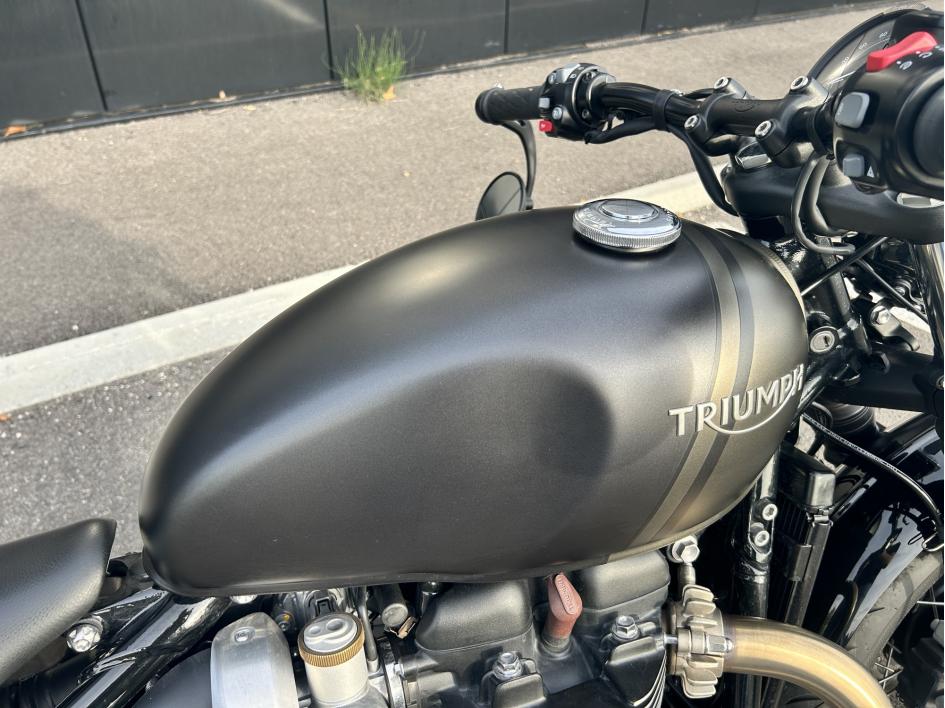 TRIUMPH Bonneville Bobber 1200