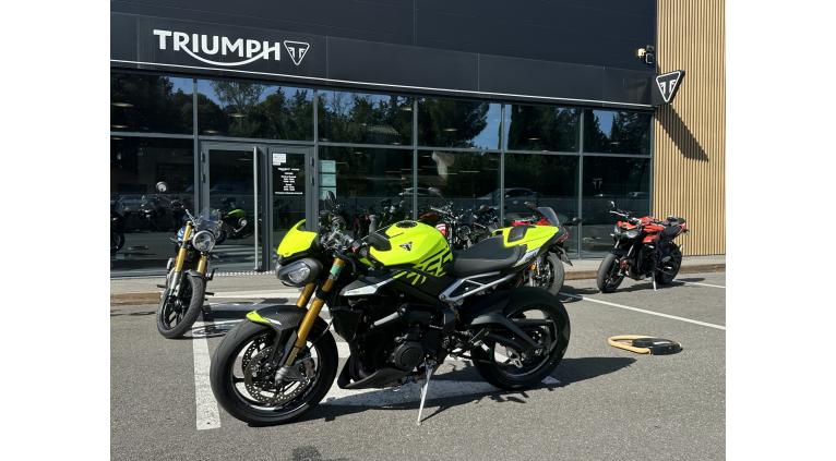 TRIUMPH STREET TRIPLE 765 MOTO 2