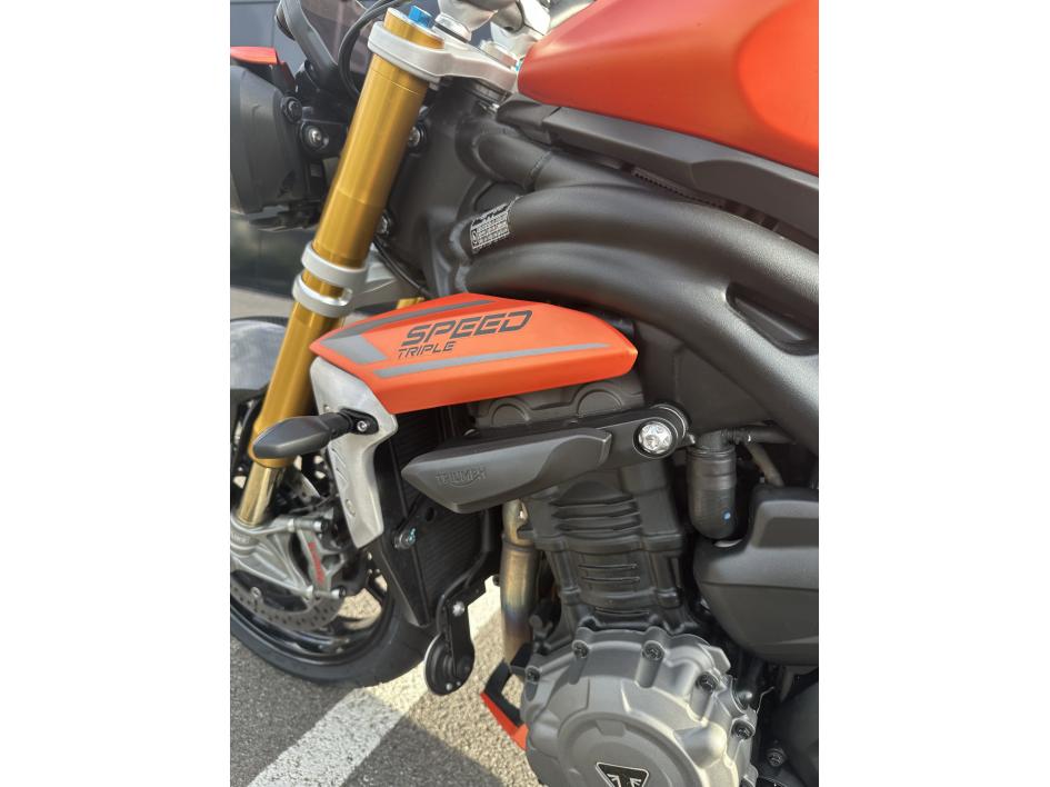 TRIUMPH SPEED TRIPLE 1200 RS
