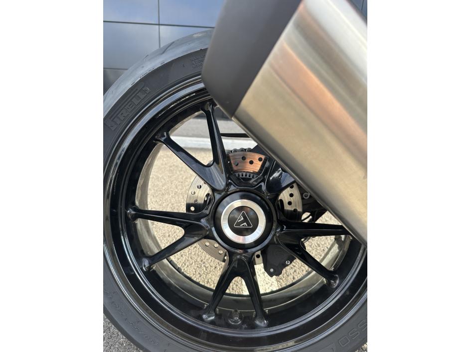 TRIUMPH SPEED TRIPLE 1200 RS