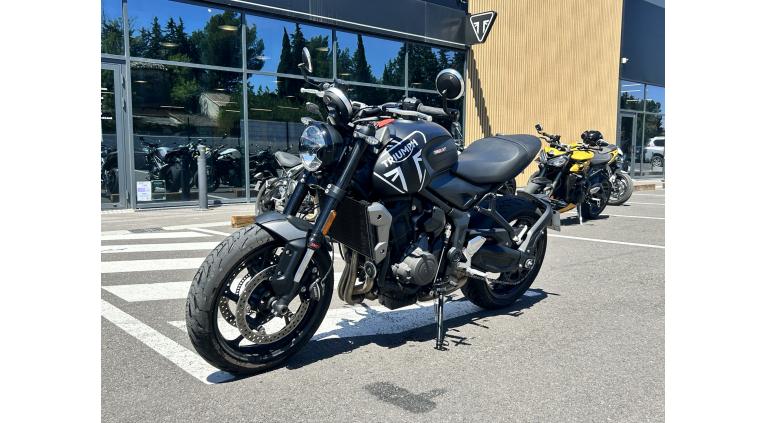 TRIUMPH TRIDENT 660
