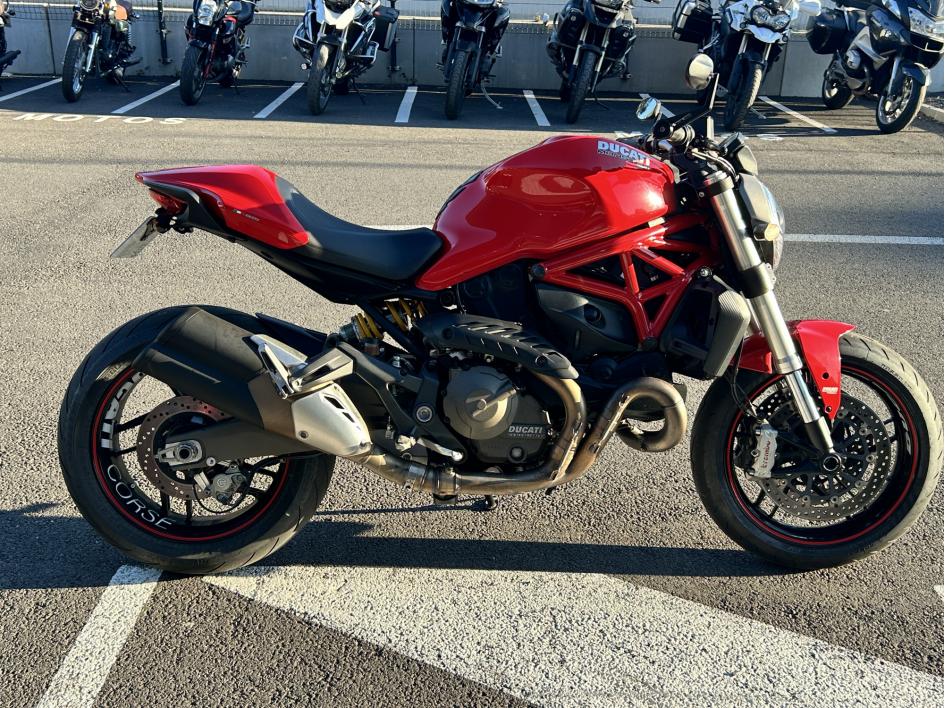 DUCATI MONSTER 821