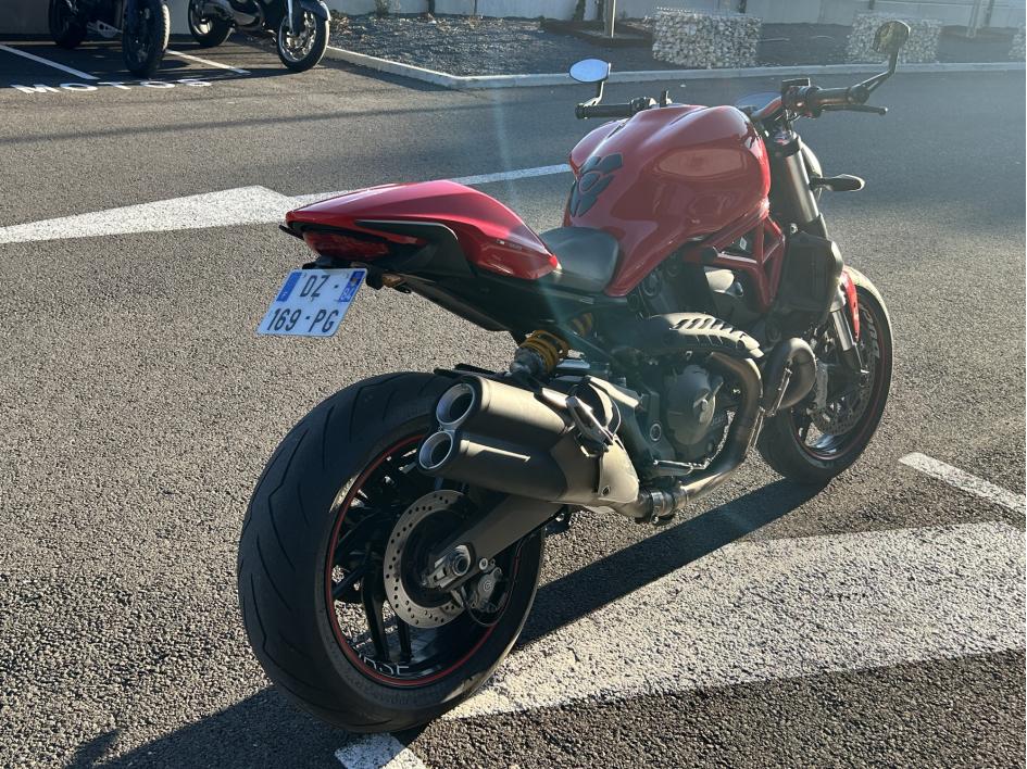 DUCATI MONSTER 821