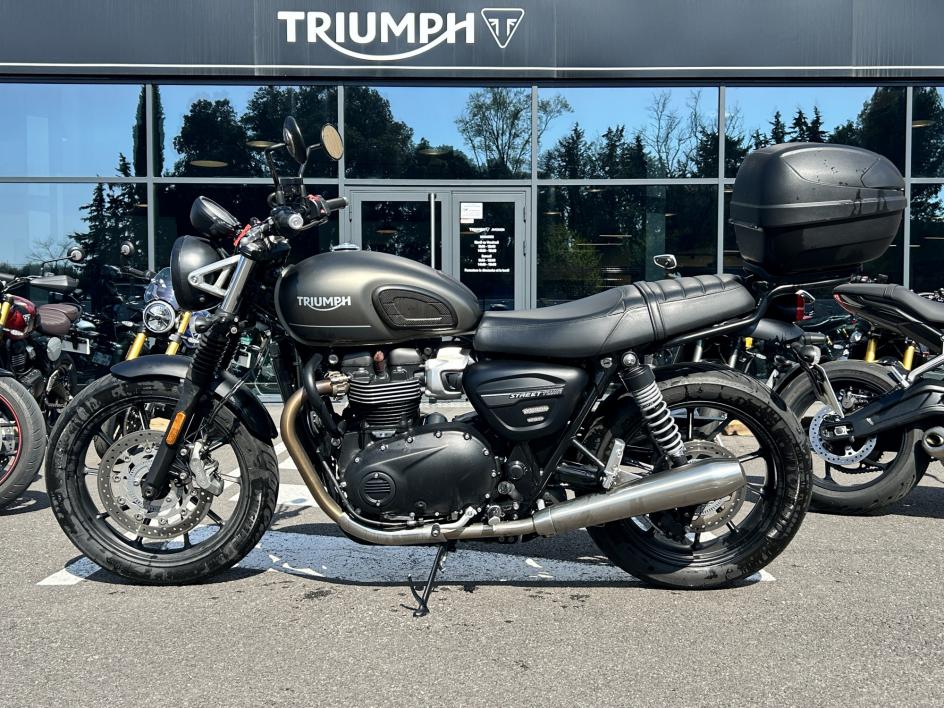 TRIUMPH STREET TWIN  900