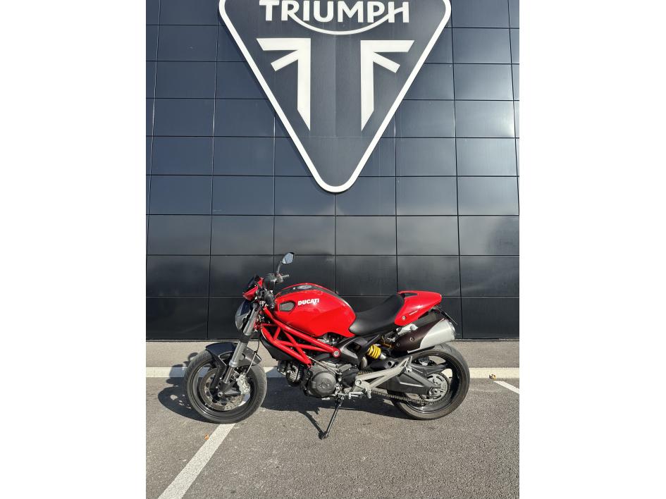 DUCATI MONSTER 696