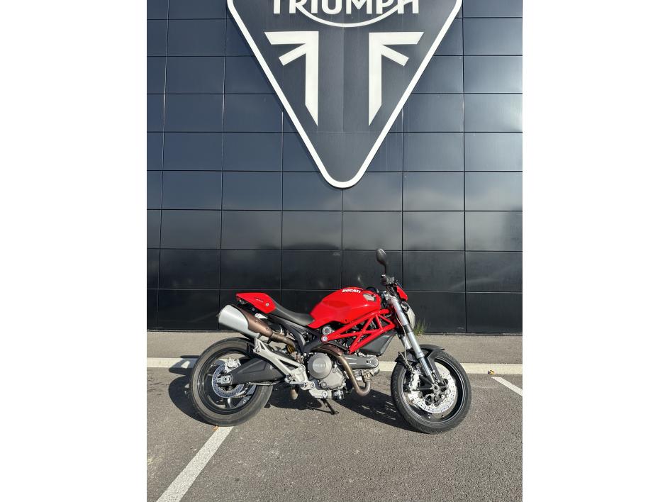 DUCATI MONSTER 696