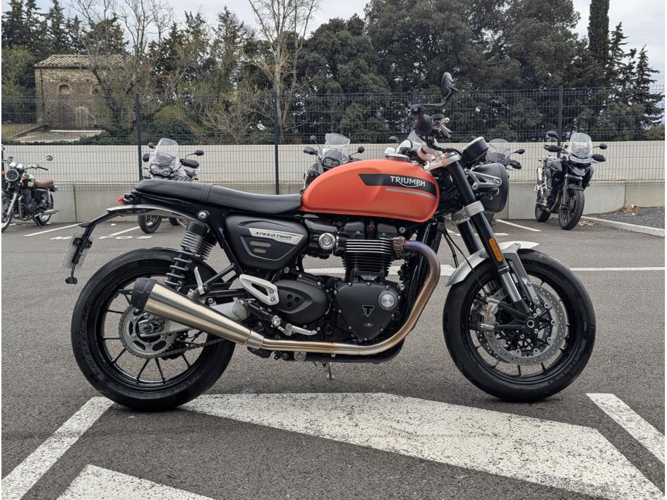 TRIUMPH SPEED TWIN 1200