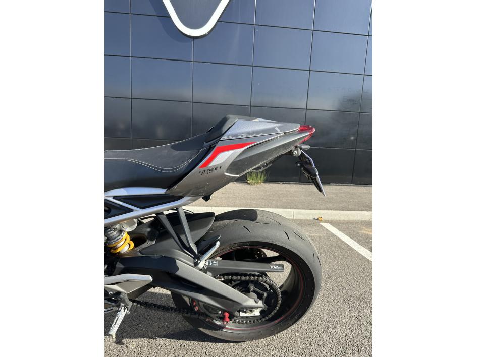 TRIUMPH STREET TRIPLE 765 RS