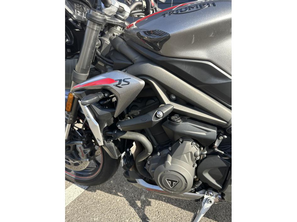 TRIUMPH STREET TRIPLE 765 RS
