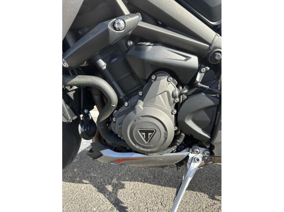 TRIUMPH STREET TRIPLE 765 RS