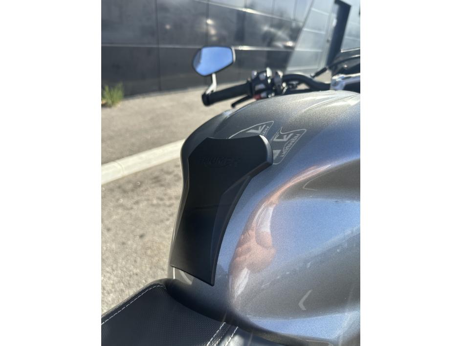 TRIUMPH STREET TRIPLE 765 RS