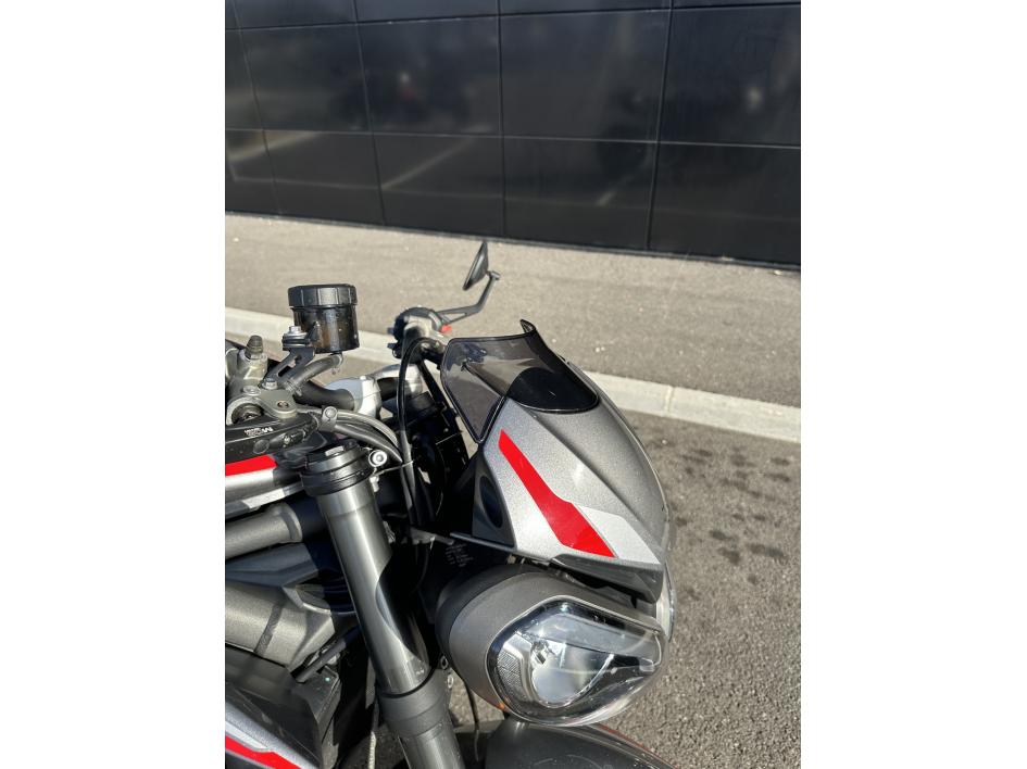 TRIUMPH STREET TRIPLE 765 RS