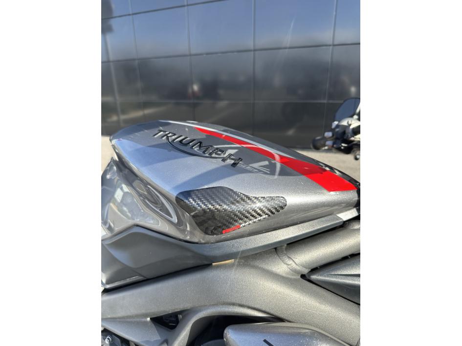 TRIUMPH STREET TRIPLE 765 RS