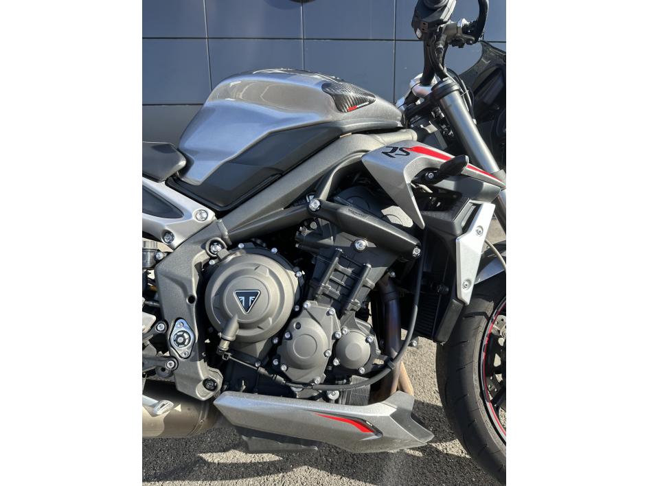 TRIUMPH STREET TRIPLE 765 RS