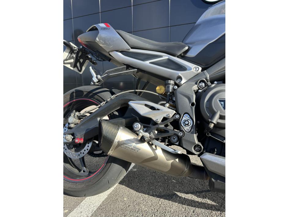 TRIUMPH STREET TRIPLE 765 RS