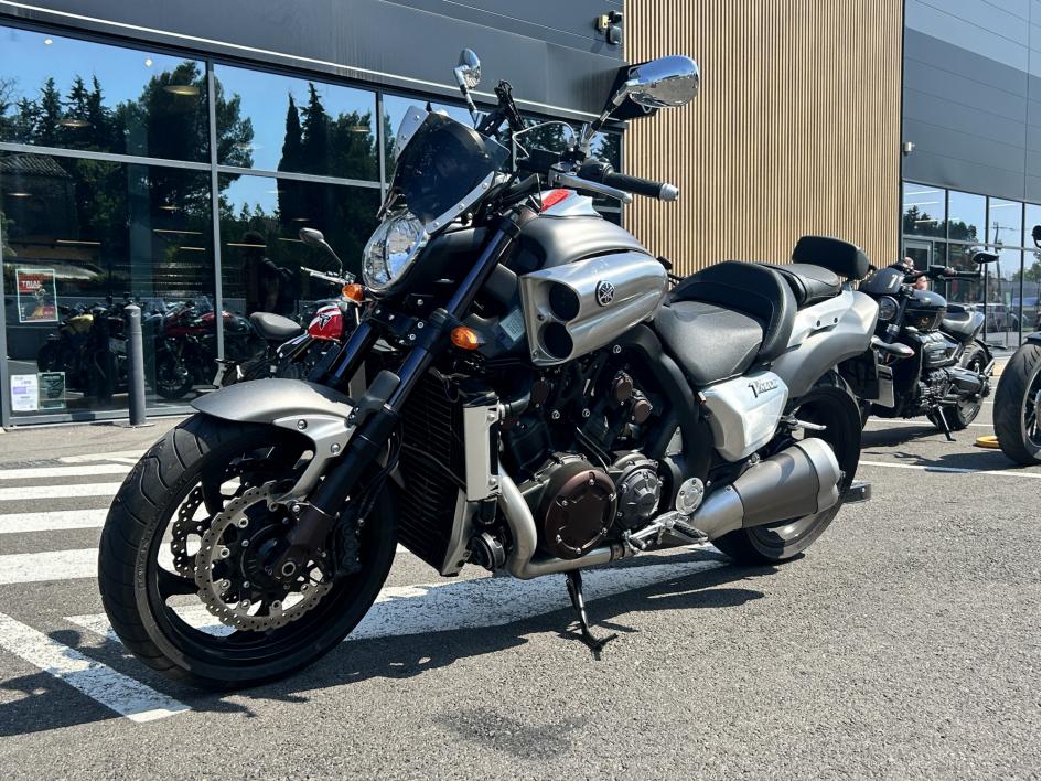 YAMAHA V-MAX 1700