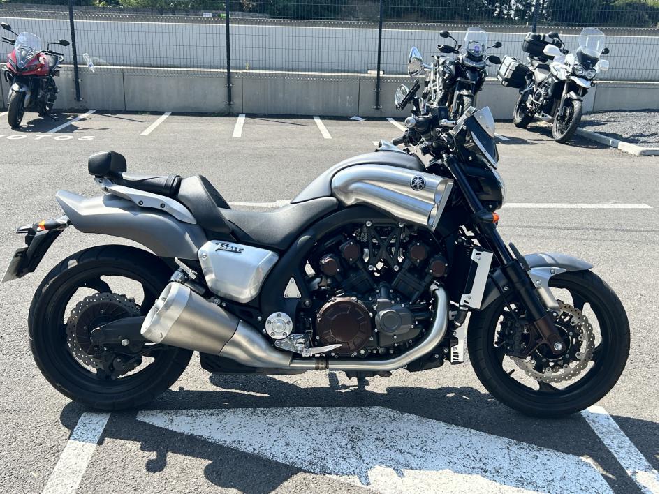 YAMAHA V-MAX 1700