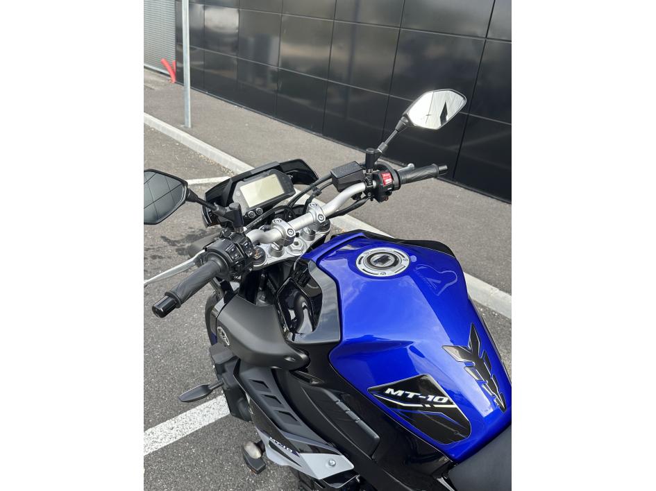 YAMAHA MT-10