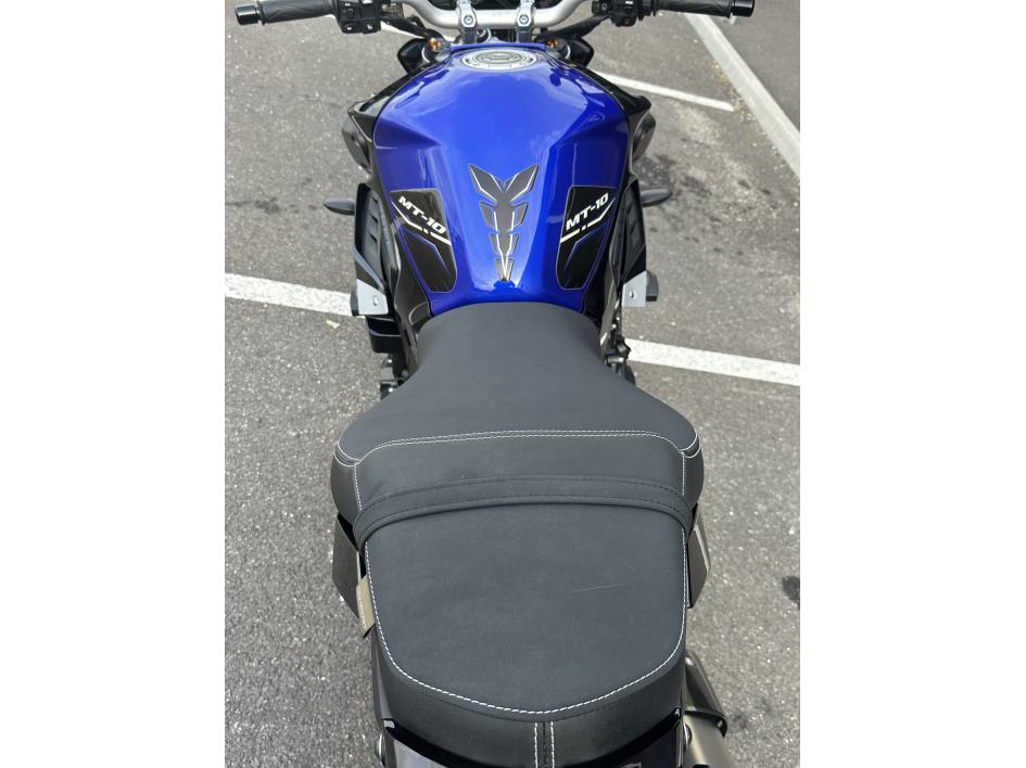 YAMAHA MT-10