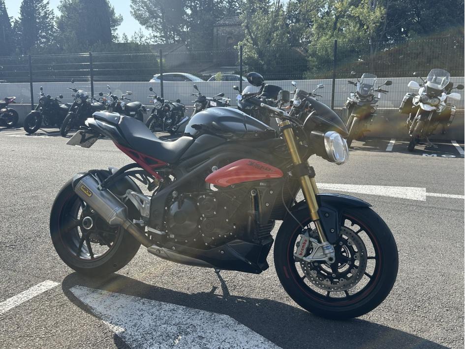 TRIUMPH SPEED TRIPLE 1050 R