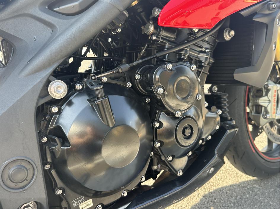 TRIUMPH SPEED TRIPLE 1050 R