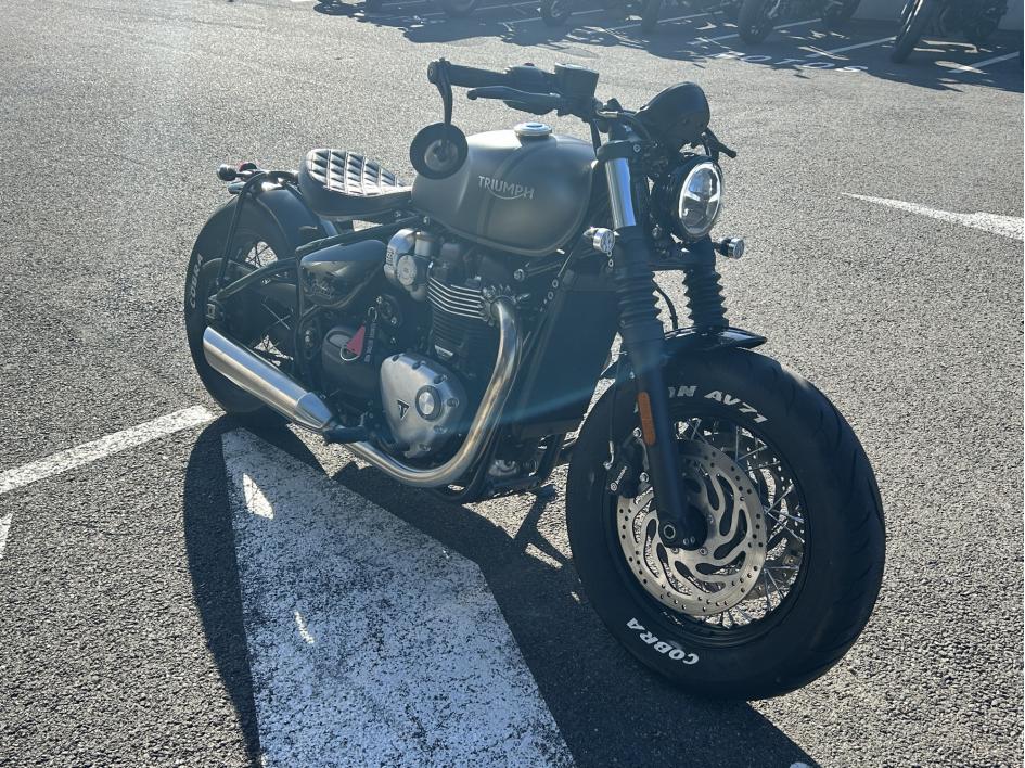 TRIUMPH BONNEVILLE BOBBER 1200