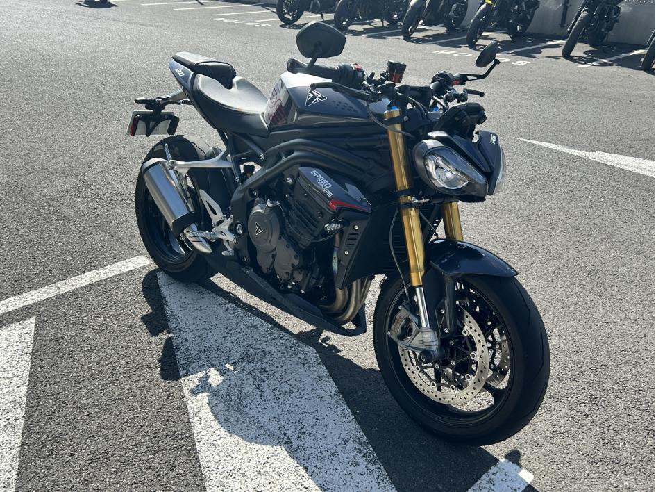 TRIUMPH SPEED TRIPLE 1200 RS