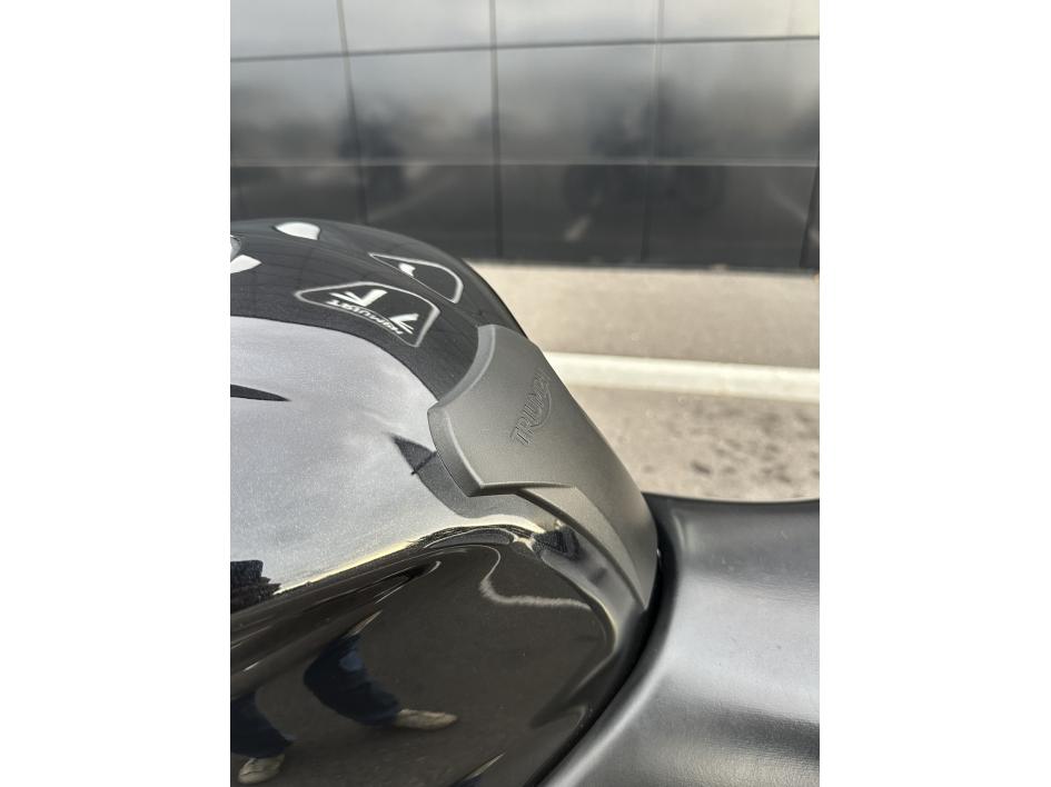 TRIUMPH STREET TRIPLE 660 S