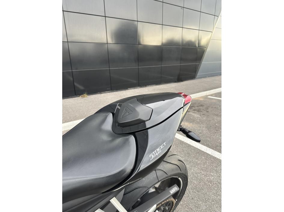 TRIUMPH STREET TRIPLE 660 S