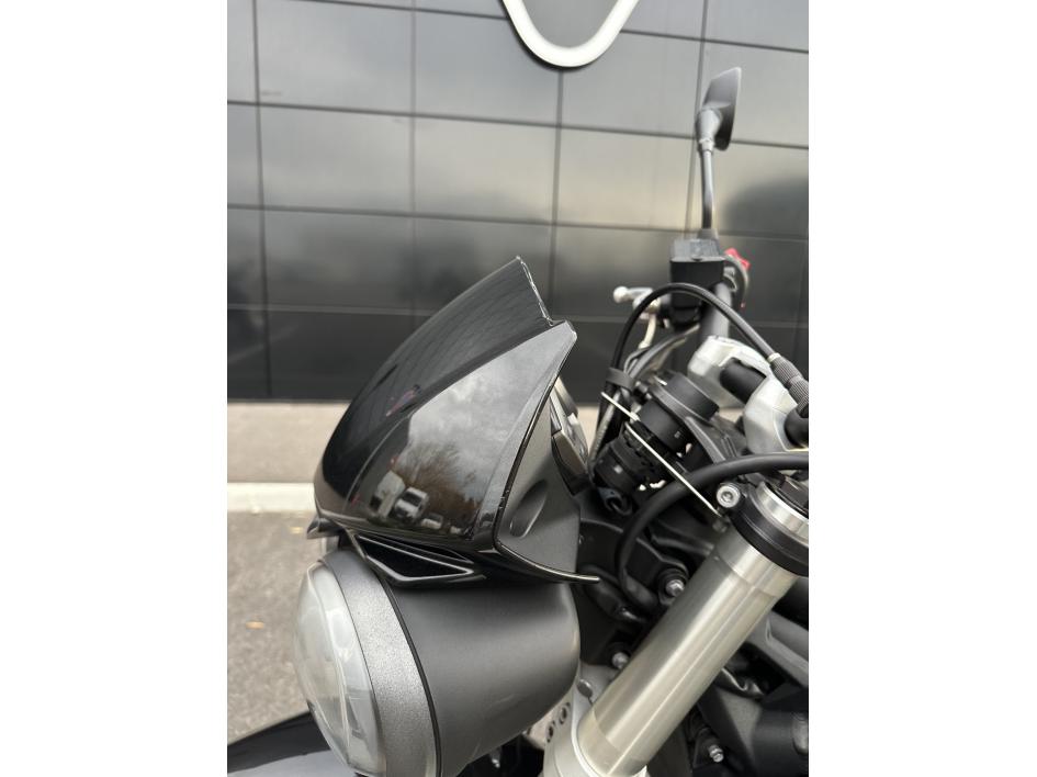 TRIUMPH STREET TRIPLE 660 S