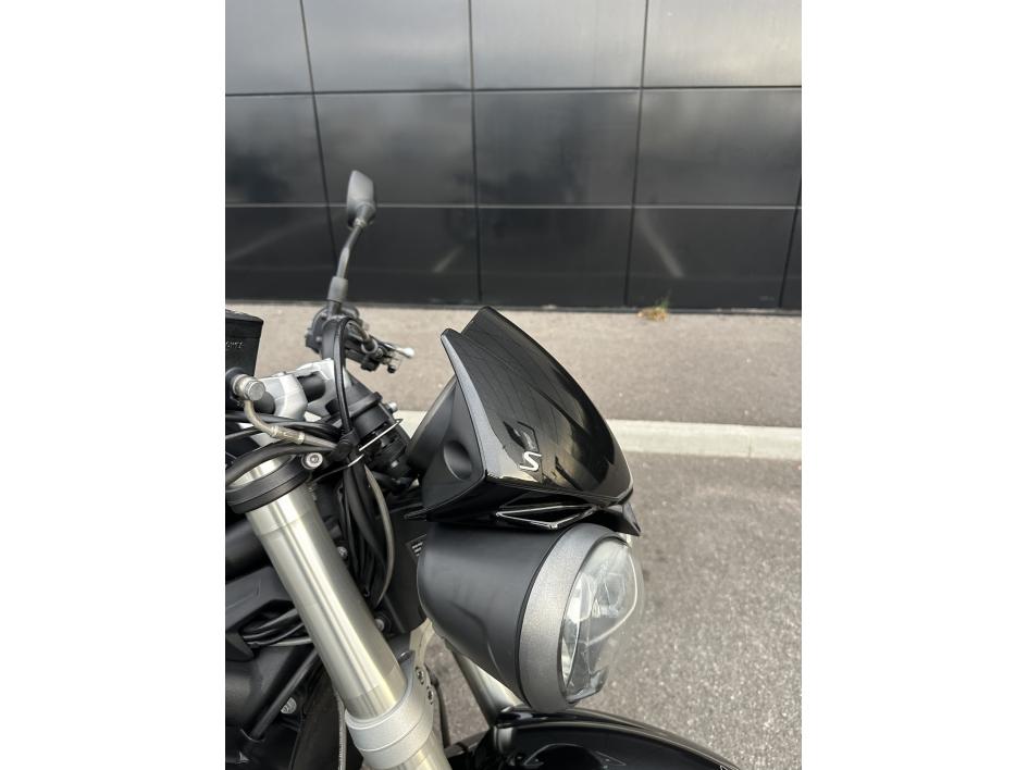 TRIUMPH STREET TRIPLE 660 S