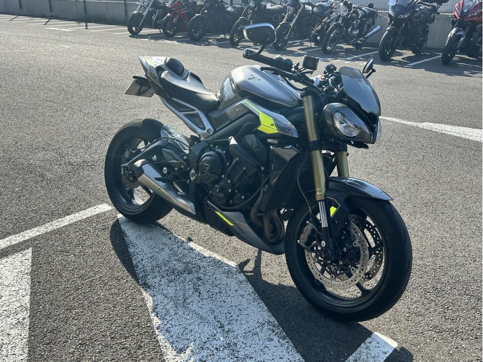 TRIUMPH STREET TRIPLE 765 RS