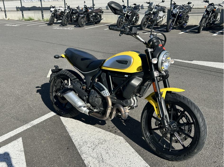 DUCATI SCRAMBLER 800 ICON