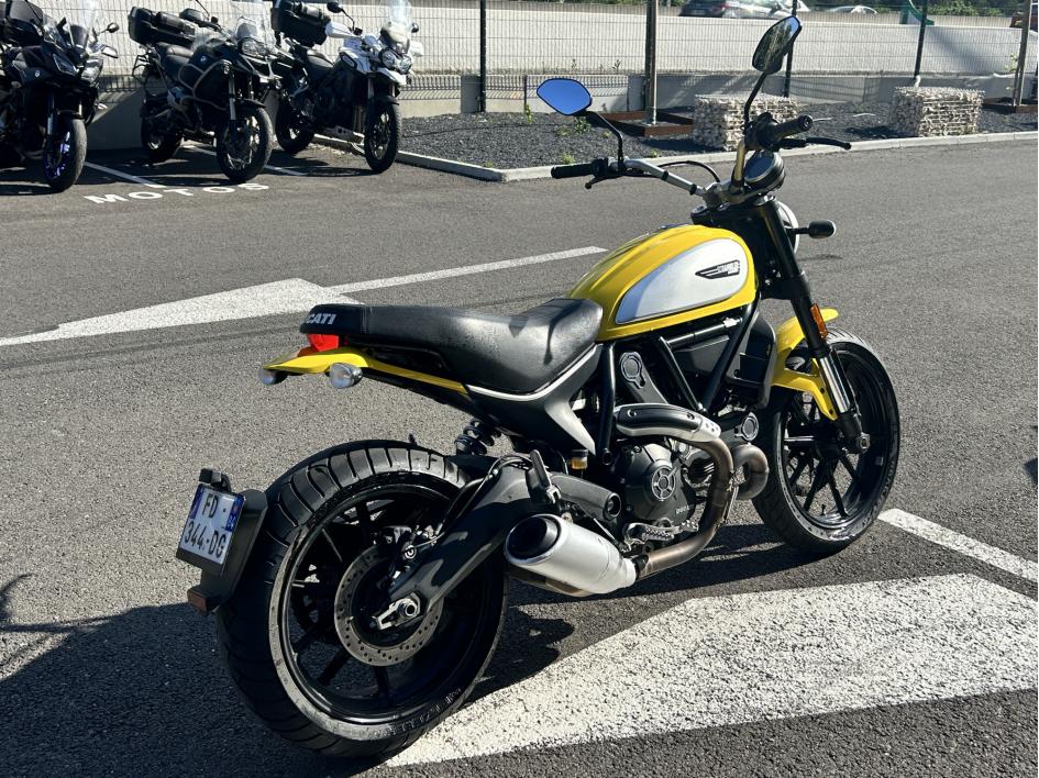 DUCATI SCRAMBLER 800 ICON